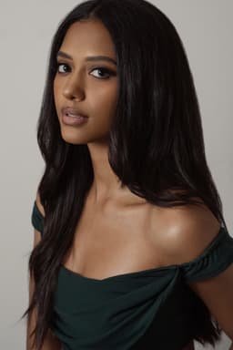 Naomi Scott